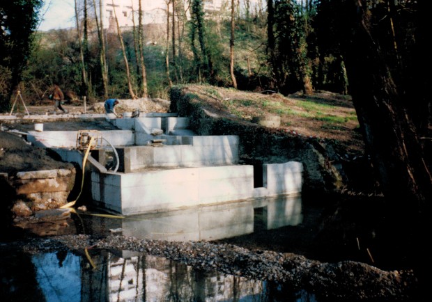 Construction de la passe poisson de Pont-Evêque - 1996